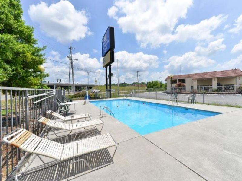 Americas Best Value Inn And Suites Knoxville Exteriör bild