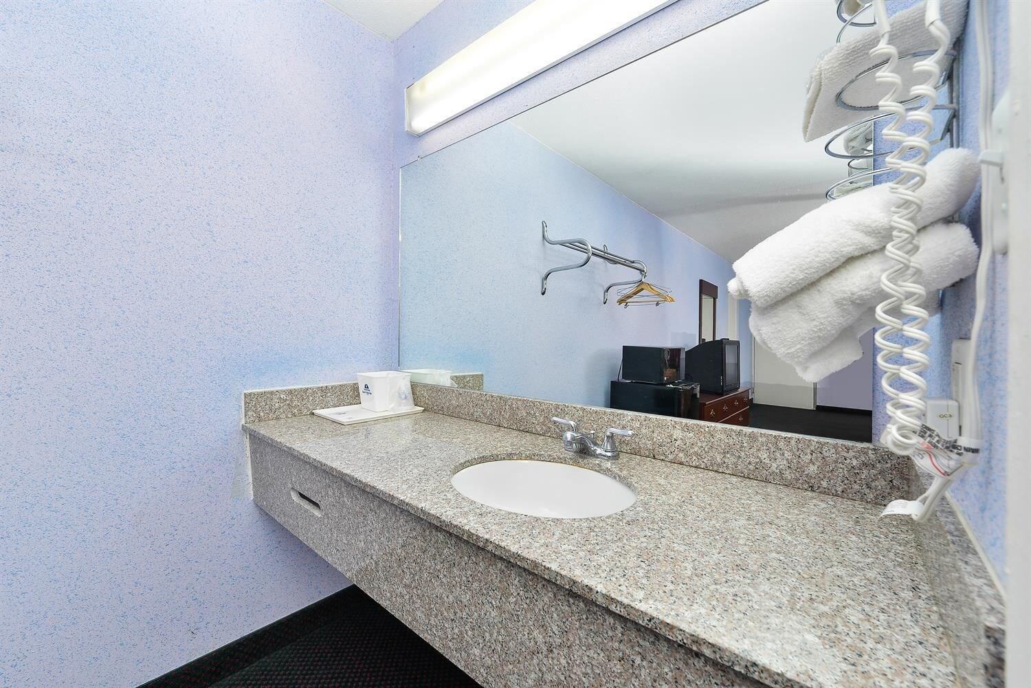 Americas Best Value Inn And Suites Knoxville Exteriör bild