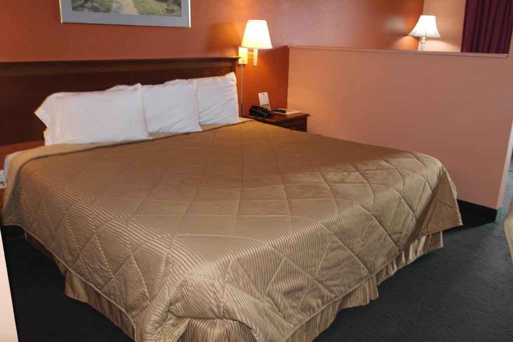 Americas Best Value Inn And Suites Knoxville Exteriör bild