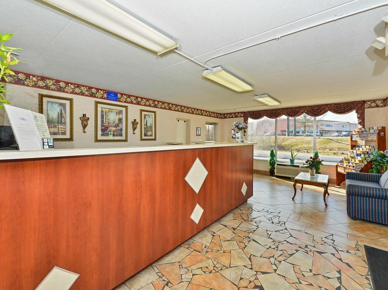 Americas Best Value Inn And Suites Knoxville Exteriör bild