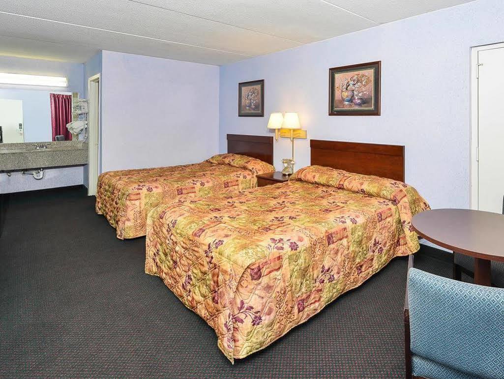 Americas Best Value Inn And Suites Knoxville Exteriör bild