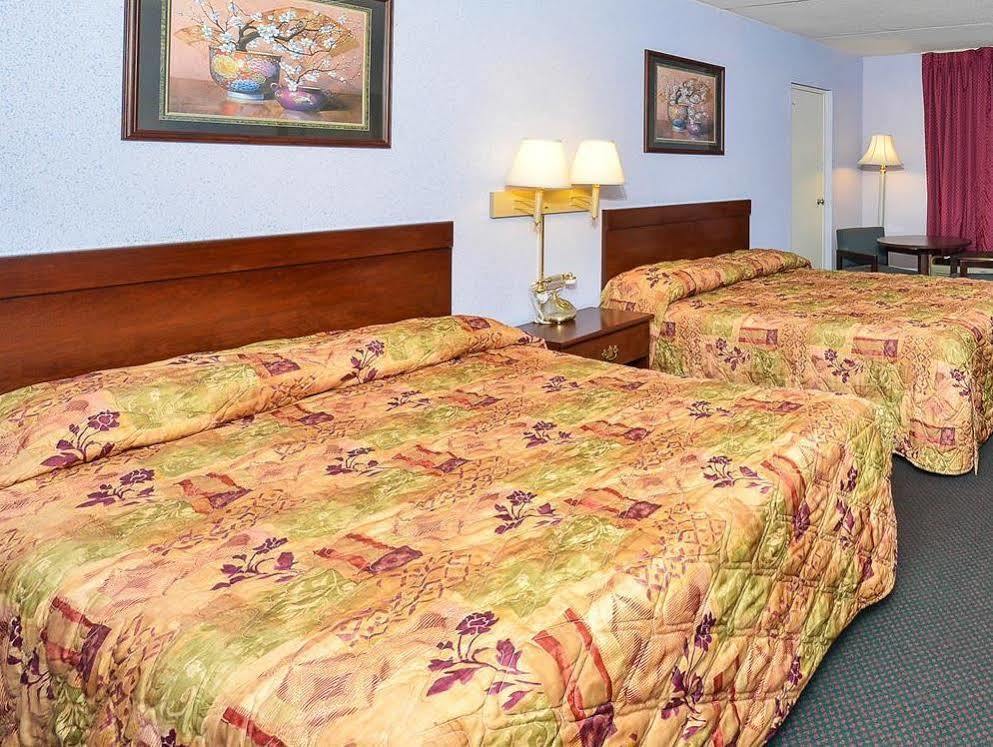 Americas Best Value Inn And Suites Knoxville Exteriör bild